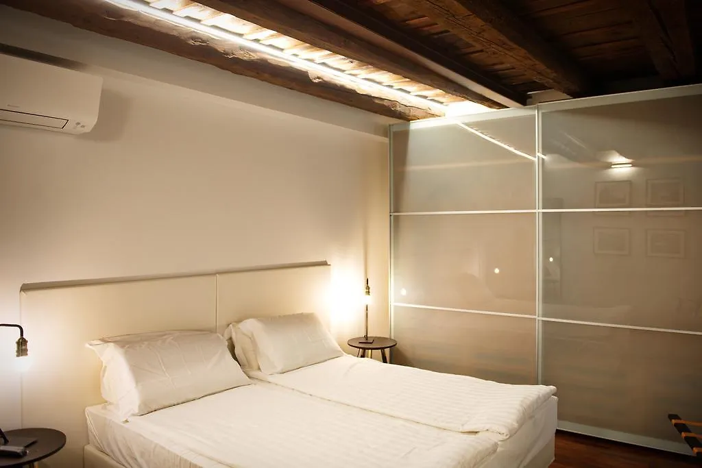 Santa Cecilia Apartment Βερόνα