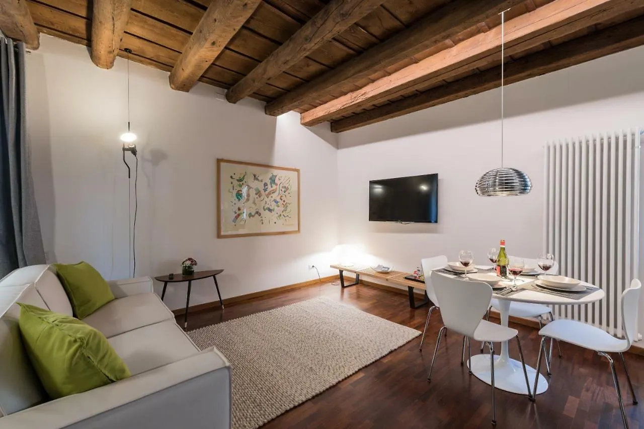 Santa Cecilia Apartment Βερόνα