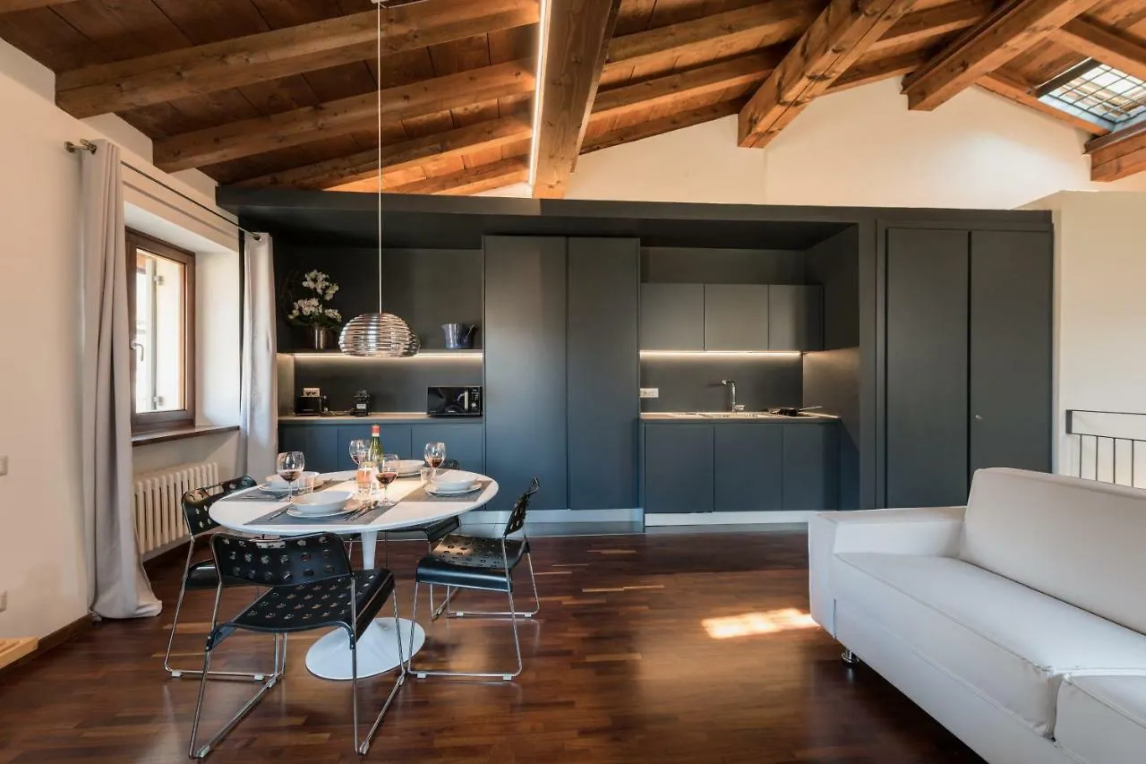 Santa Cecilia Apartment Βερόνα